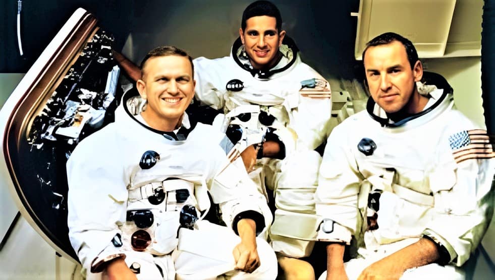 Journey to the Unknown Apollo 8's Leading Mission to the Moon in 1968